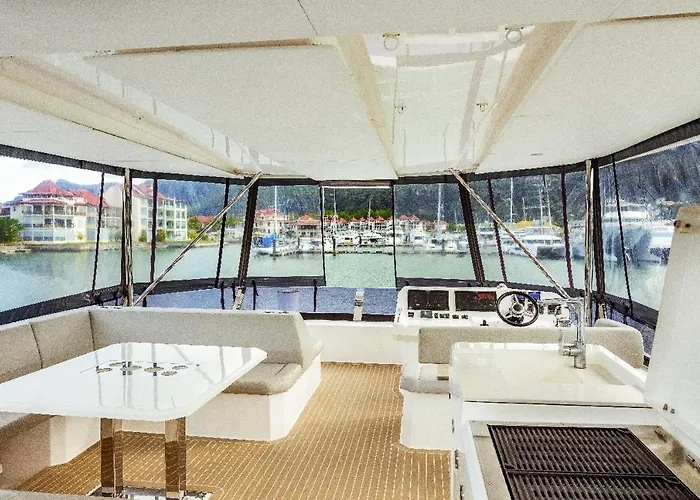 Akula Catamaran - N4 Charters Seychelles